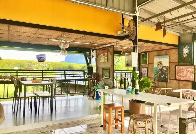 Majatalo Chompunud House589 ชมพูนุชเฮ้าส์589