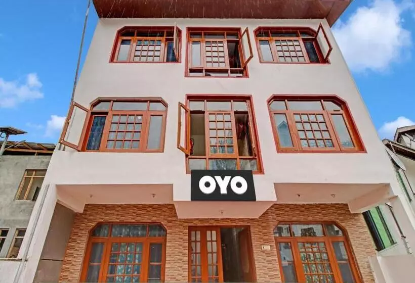 ホテル Oyo Flagship 81121 Farhad