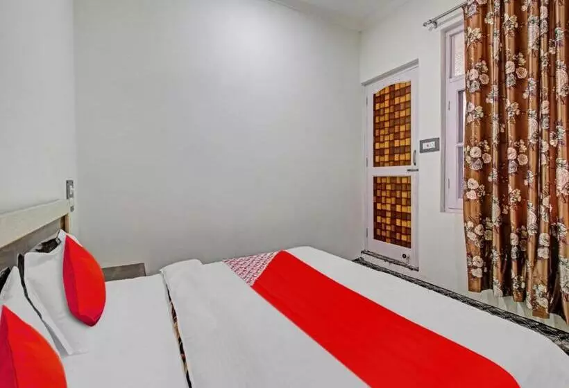 ホテル Oyo Flagship 81121 Farhad