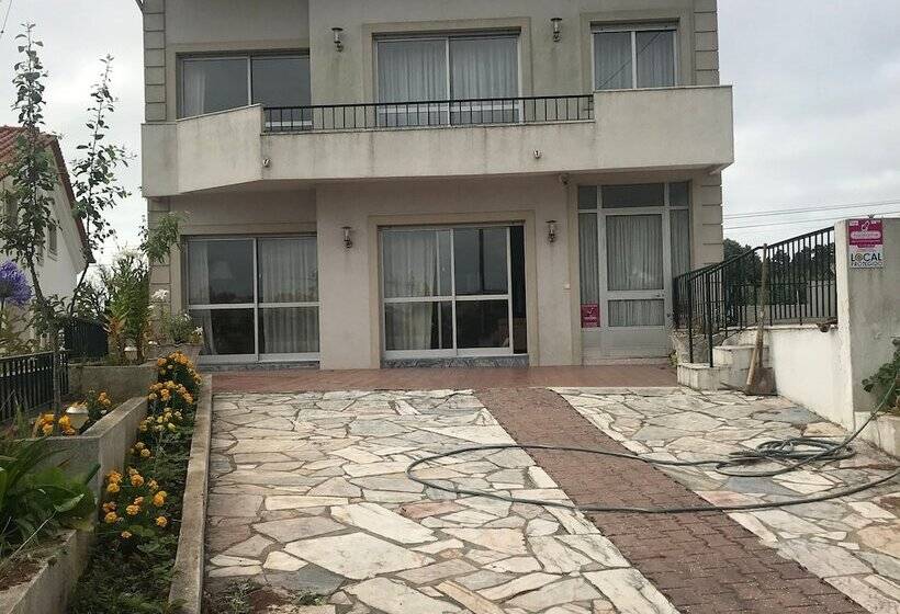 بنسيون Joe S House