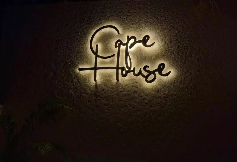 ホテル Cape House
