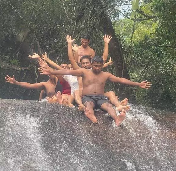 Hotelli Eco Lodge Meemure & Adventure Park