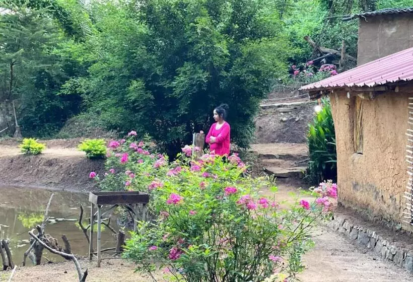 Hotelli Eco Lodge Meemure & Adventure Park