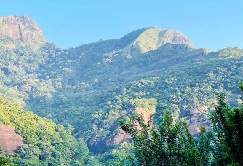 Hotelli Eco Lodge Meemure & Adventure Park