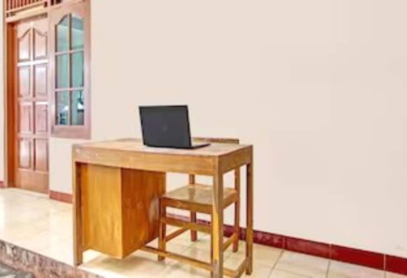 Hotel Spot On 92434 Puri Kasih Guest House Syariah