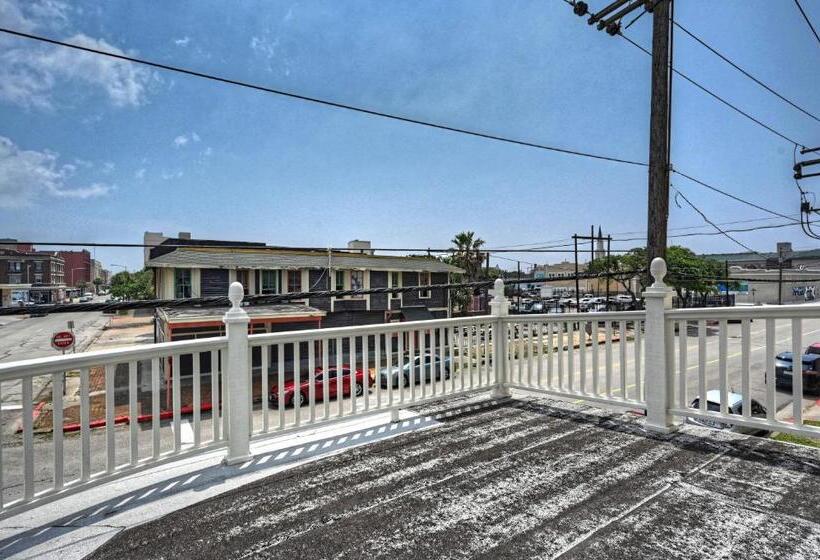 Отель Sugars Inn Room #4