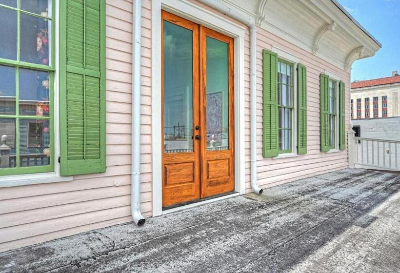 Отель Sugars Inn Room #4