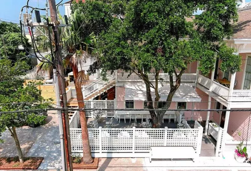 Hotelli Sugars Inn Room #4