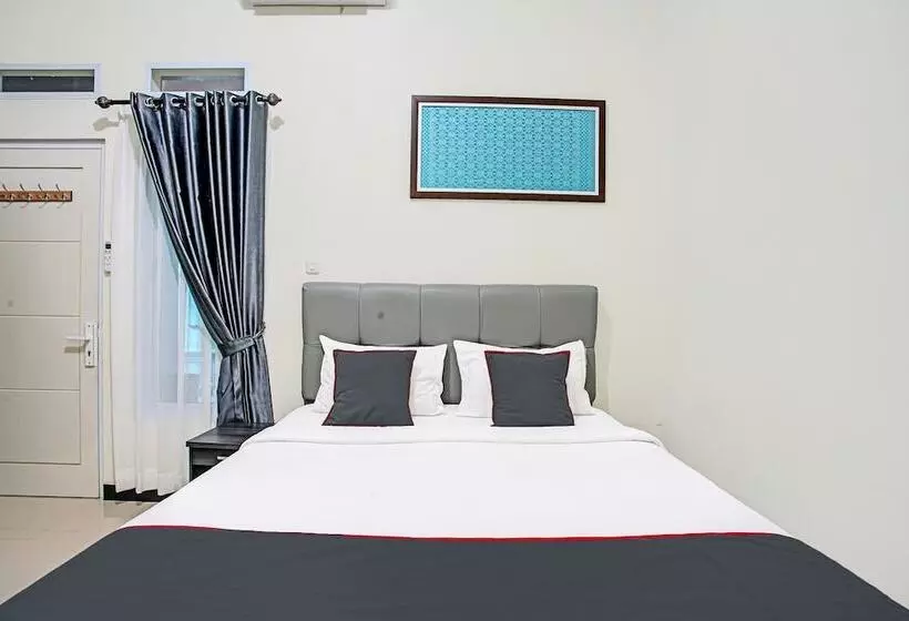 ホテル Capital O 92417 Sawahan Residence Syariah