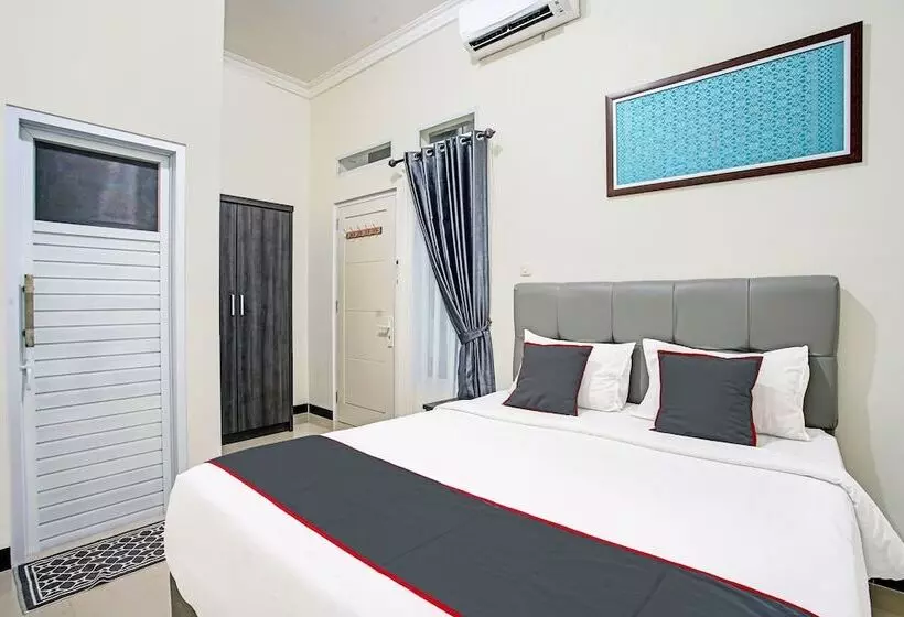 ホテル Capital O 92417 Sawahan Residence Syariah