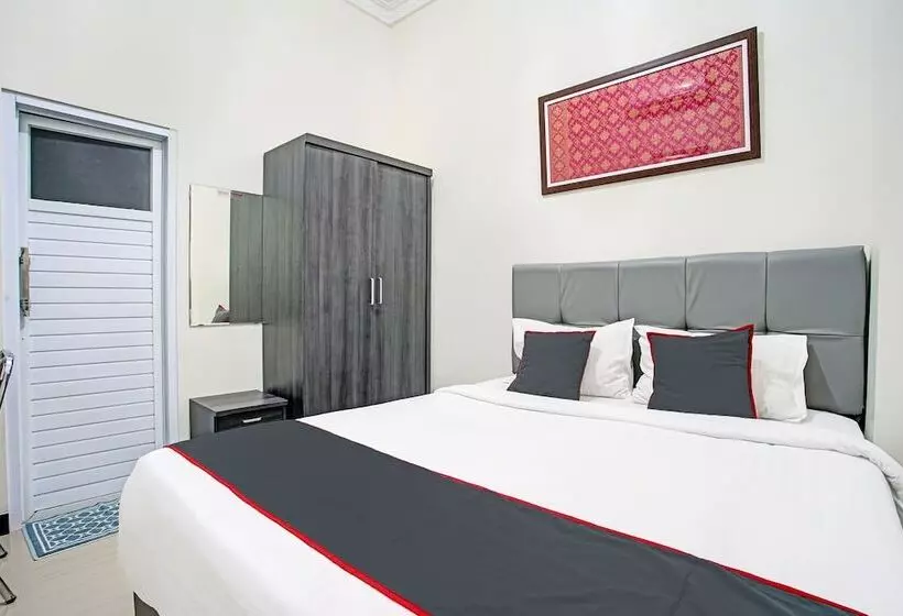 ホテル Capital O 92417 Sawahan Residence Syariah