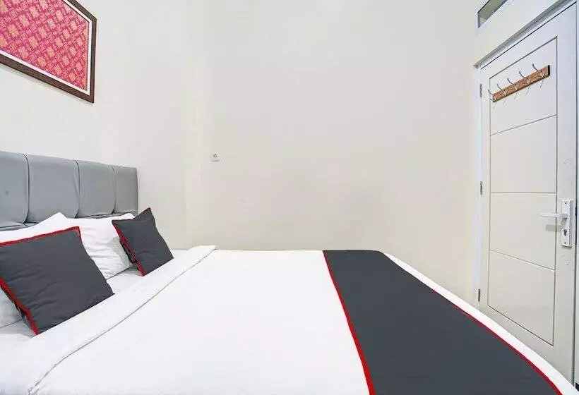 ホテル Capital O 92417 Sawahan Residence Syariah