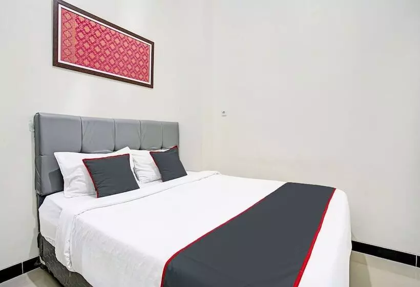 ホテル Capital O 92417 Sawahan Residence Syariah