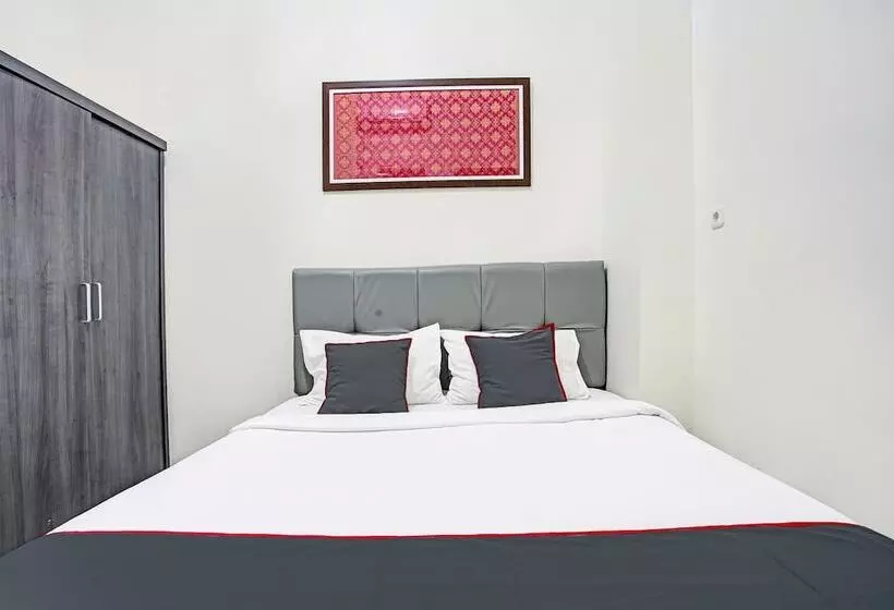 ホテル Capital O 92417 Sawahan Residence Syariah