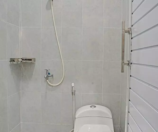 ホテル Capital O 92417 Sawahan Residence Syariah