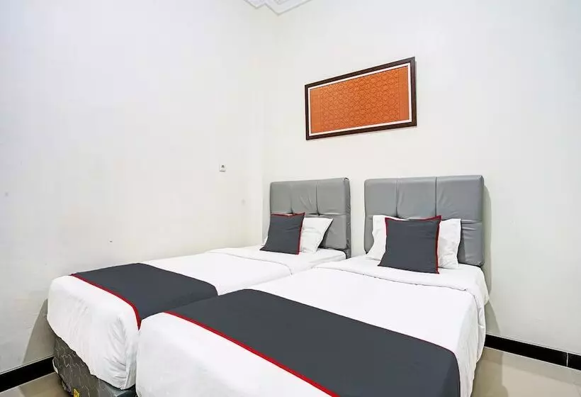 ホテル Capital O 92417 Sawahan Residence Syariah