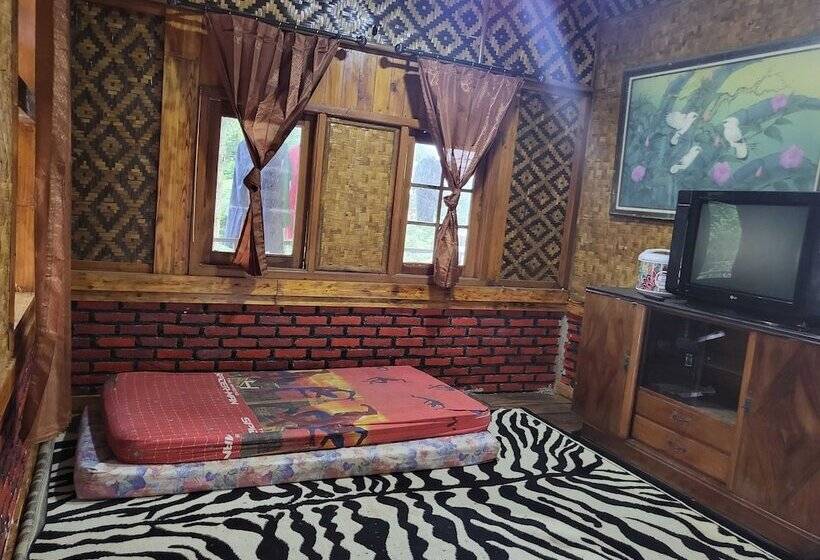 בית מלון כפרי Express O 92345 Villa Bidadari