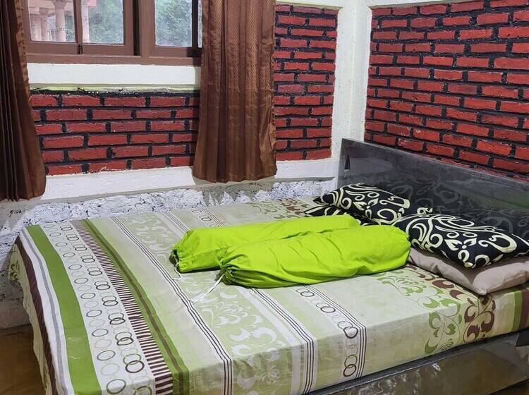 בית מלון כפרי Express O 92345 Villa Bidadari