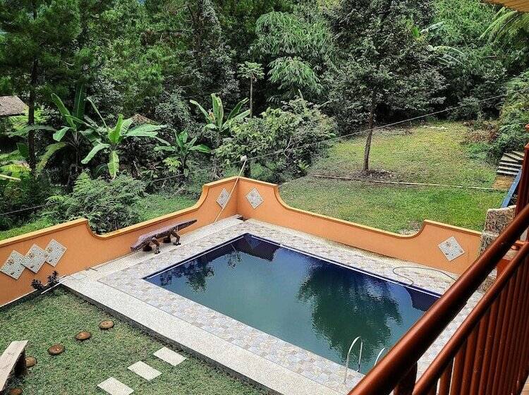 בית מלון כפרי Express O 92345 Villa Bidadari