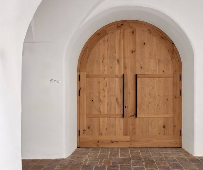 酒店 Fink Restaurant & Suites