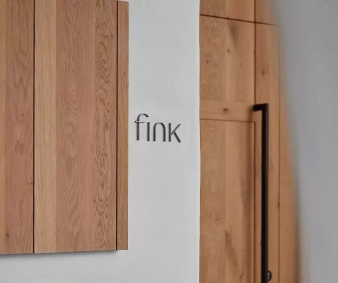 ホテル Fink Restaurant & Suites