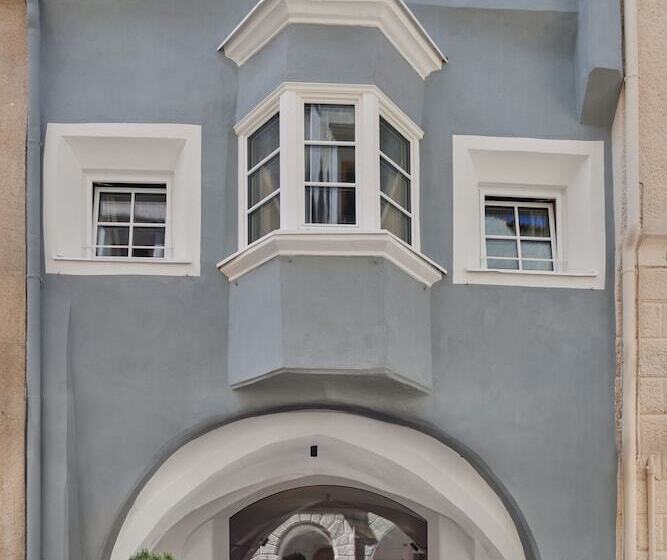 酒店 Fink Restaurant & Suites