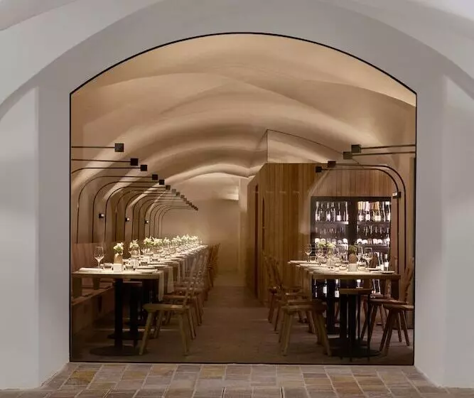 ホテル Fink Restaurant & Suites