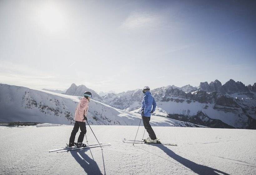 酒店 Fink Restaurant & Suites