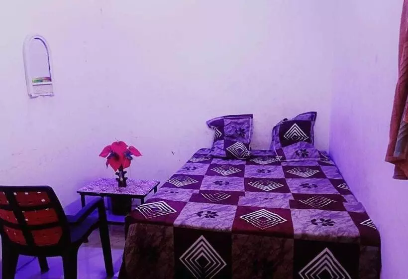 هتل Oyo 80945 Highway And Guest House