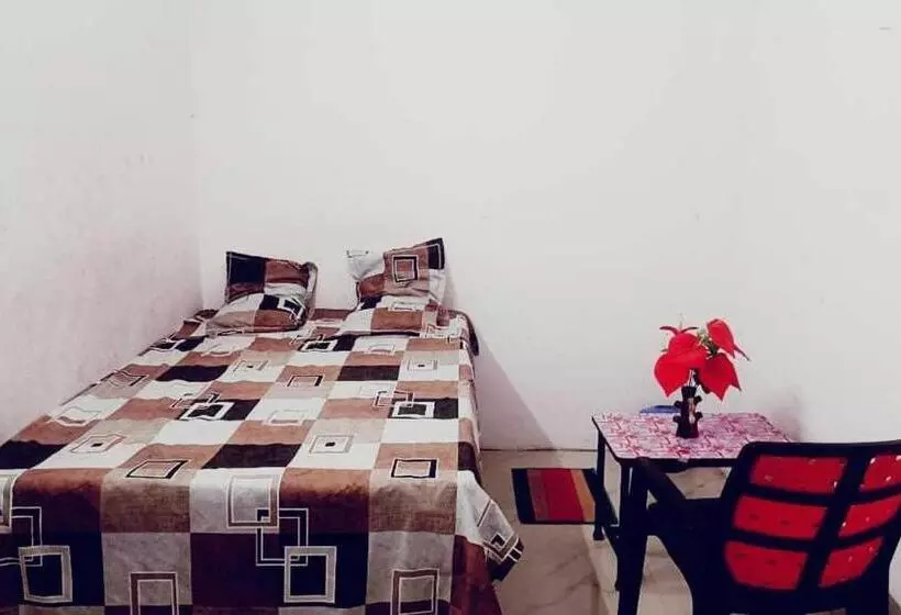 هتل Oyo 80945 Highway And Guest House