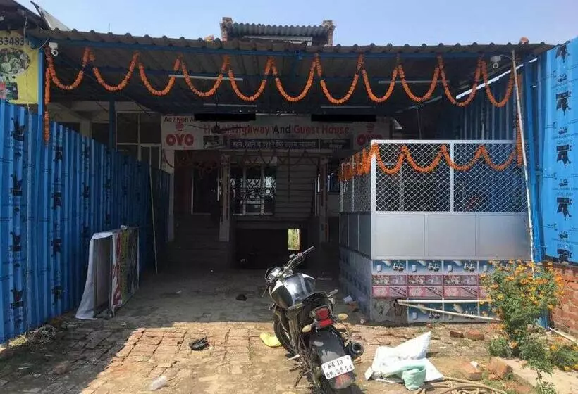 هتل Oyo 80945 Highway And Guest House