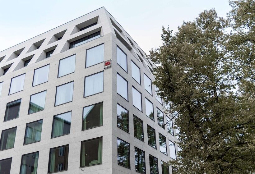 هتل Radisson Red Helsinki