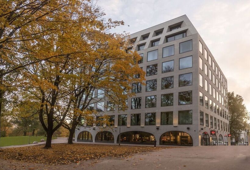 هتل Radisson Red Helsinki