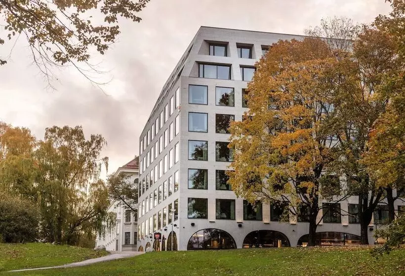 هتل Radisson Red Helsinki