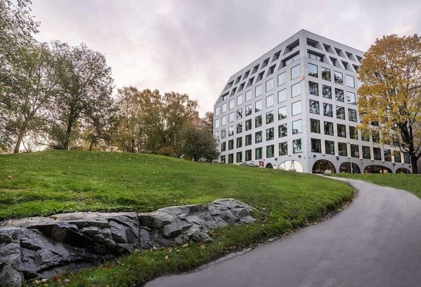 هتل Radisson Red Helsinki