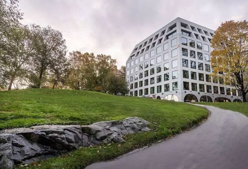 هتل Radisson Red Helsinki