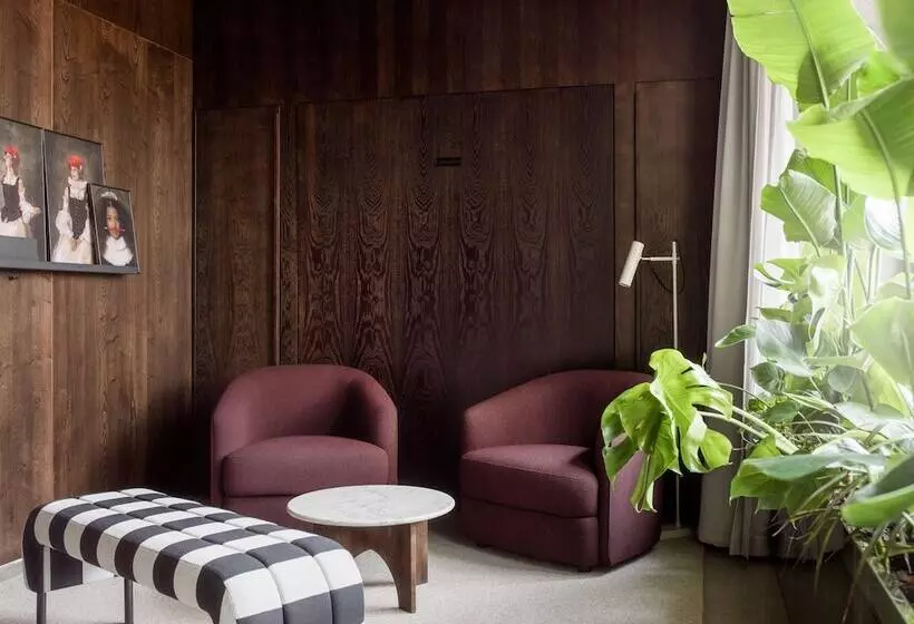 هتل Radisson Red Helsinki