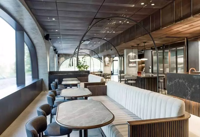 هتل Radisson Red Helsinki