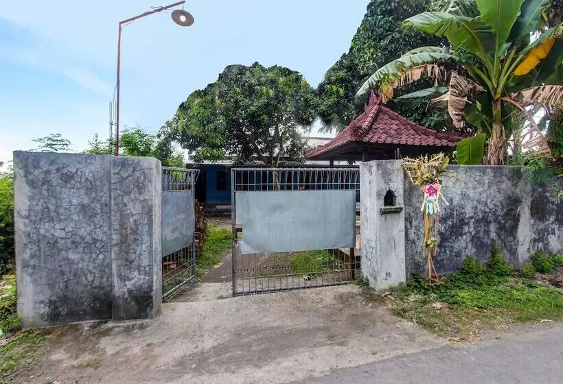 ホテル Spot On 92420 Kos Agi Mataram