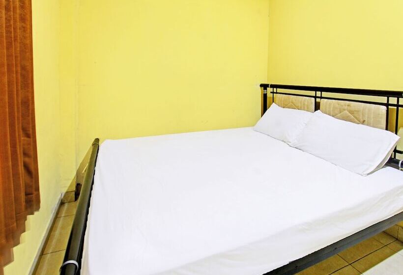 Отель Spot On 92420 Kos Agi Mataram