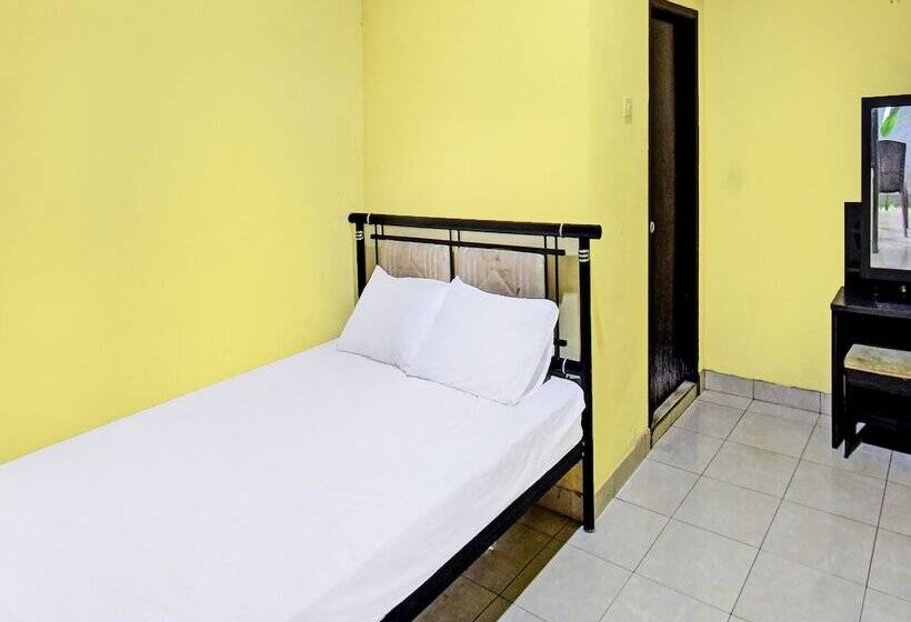 Отель Spot On 92420 Kos Agi Mataram