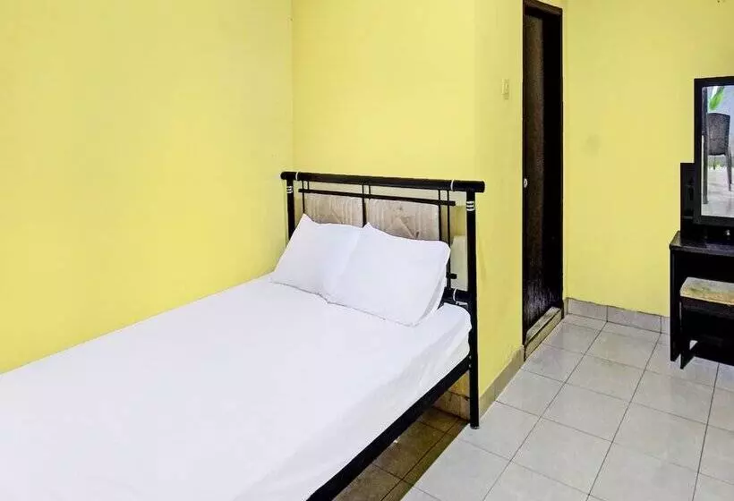 ホテル Spot On 92420 Kos Agi Mataram