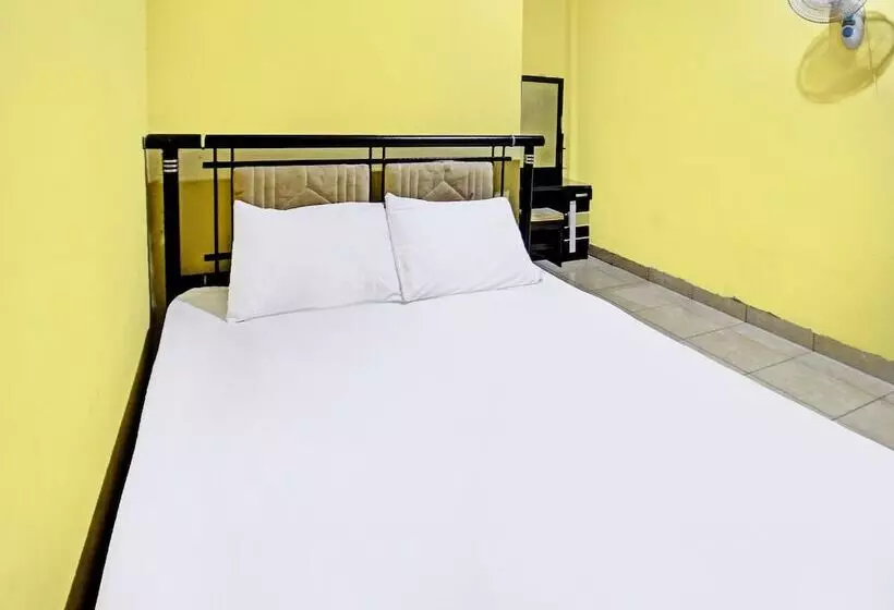 ホテル Spot On 92420 Kos Agi Mataram