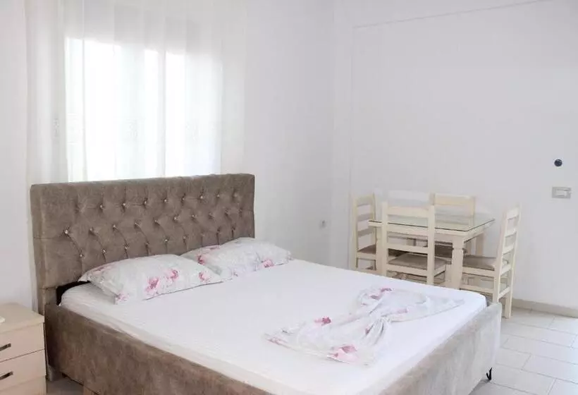 ペンション Leva S Apartments