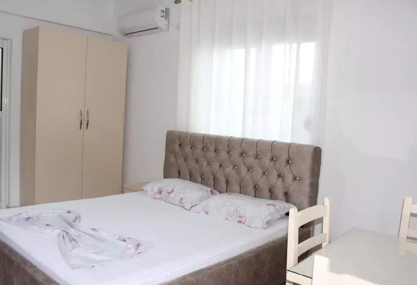 ペンション Leva S Apartments