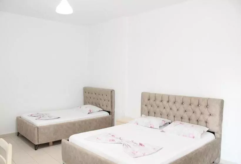 ペンション Leva S Apartments