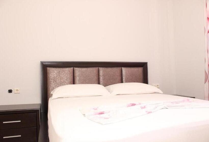 پانسیون Leva S Apartments