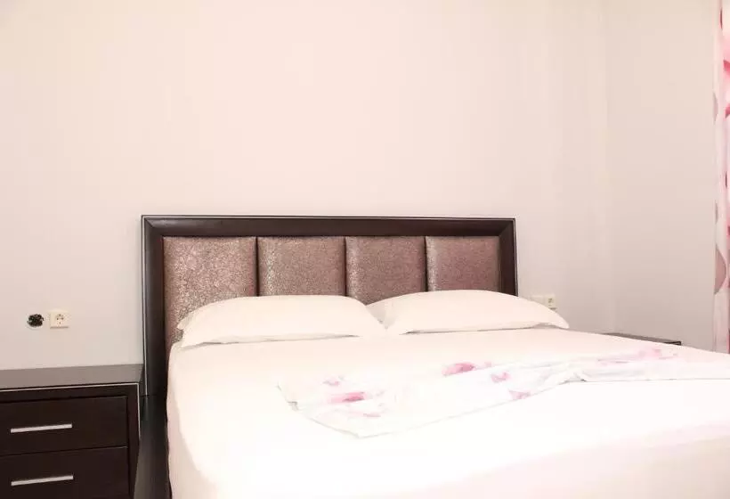 ペンション Leva S Apartments