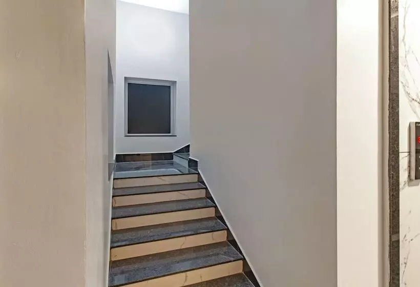 ホテル Treebo Abhi Suites, Guntur