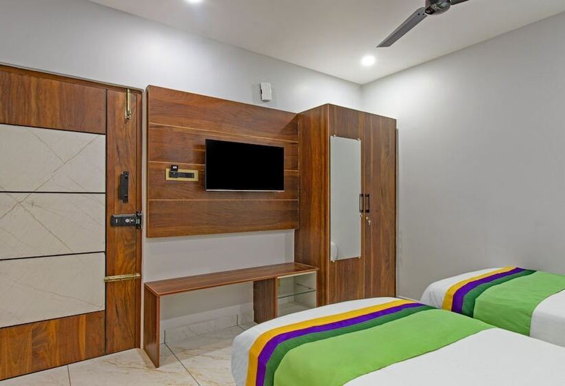 فندق Treebo Abhi Suites, Guntur